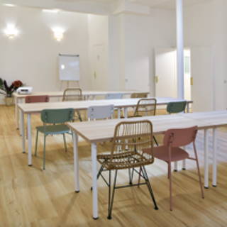 Bureau privé 15 m² 4 postes Coworking Rue du Faubourg Saint-Denis Paris 75010 - photo 4